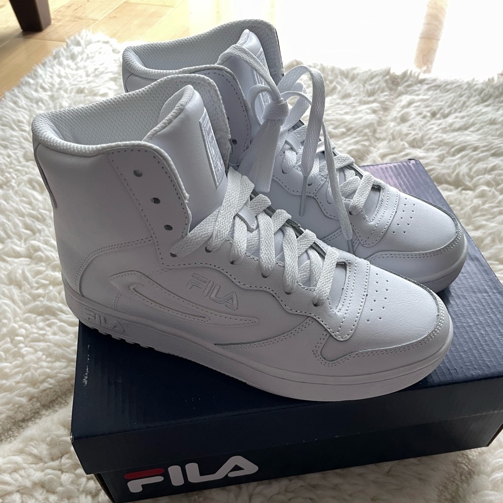 Fila fx-dsx mid sneakers, never worn, brand new